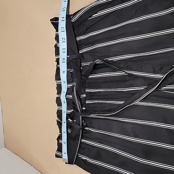 H&M, Size 8, High Waist, Paper Bag Style Pants, Black w/ White Stripes, NEW - Picture 4 of 15